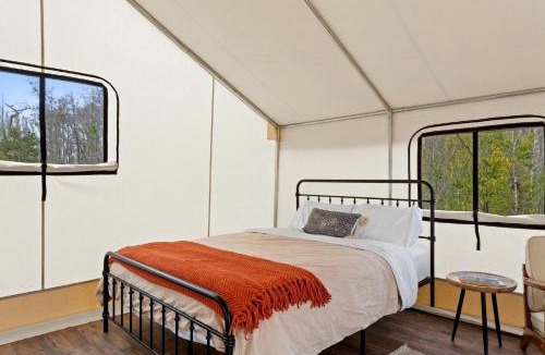 Wewahitchka House | Outdoor Adventure Basecamp: World-Class Fishing, Hiking Trail & Pet-Friendly Fun in Wewahitchka, Florida