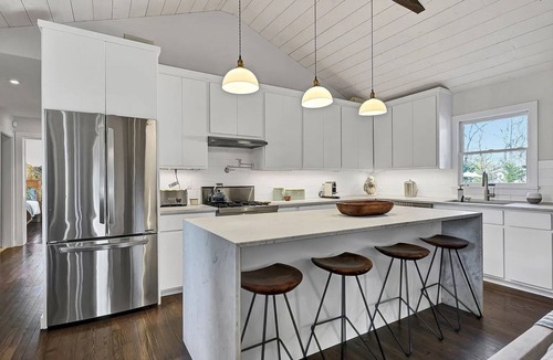 Clearwater Beach House | Outdoor Oasis 4-bedroom house with a granite pool in charming East Hampton