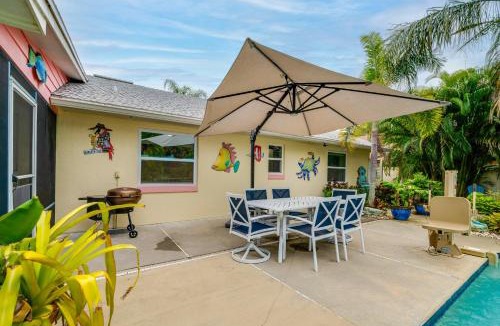 Tavares House | Outdoor Oasis w/Bar & Lanai: Tavares Escape