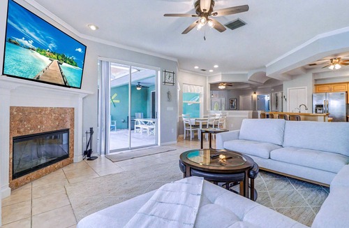 Palm Harbor House | Palm Harbor Retreat with Pool, Firepit, Pool Table & Pet-Friendly
