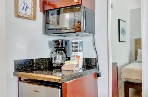 Ruskin Apartment | Palm Terrace Waterfront Htd Pool Hot Tub Tennis