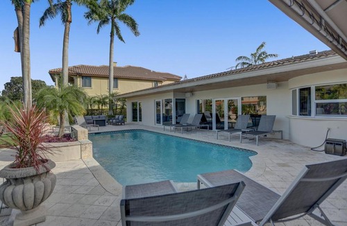 Bay Colony Villa | Palms by the Sea Villa