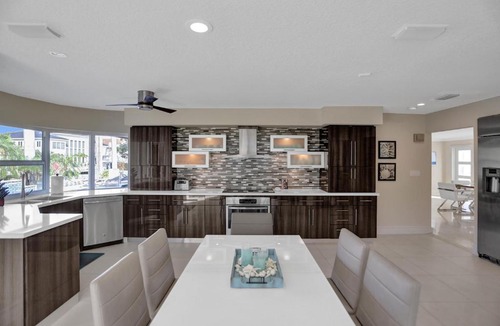 Bay Colony Villa | Palms by the Sea Villa
