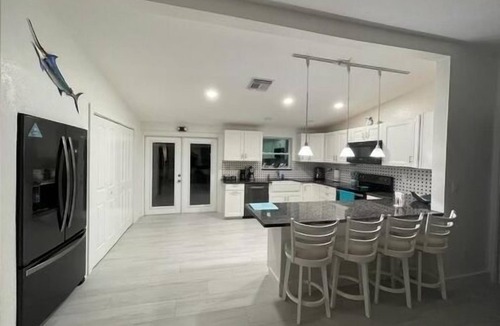 Florida Keys House | Paradise at Sunset is your ideal vacation get-away.A private pooll