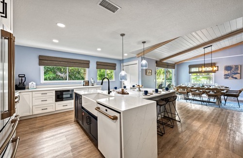 Siesta Key House | Paradise Cove | Private Pool & Spa, Putting Green, Walk to Siesta Key Beach