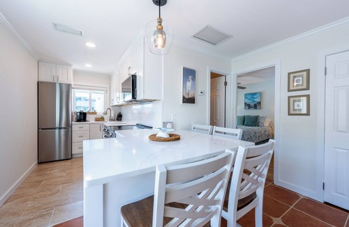 Bradenton Beach Condo | Paradise found - Sun drenched condo 85 Flip Flop Steps to the Beach