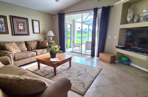 Eagle Pointe South House | Paradise Found