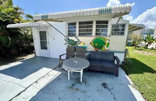 Nettles Island House | Paradise in this immaculate 2 bed 1 Bath 1978 beach bungalow.
