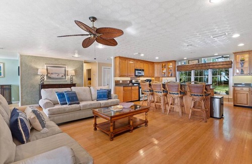 Magnolia Bluffs House | Paradise On The Bay - 4 bed 3 bath, Hot Tub, Large Pool!