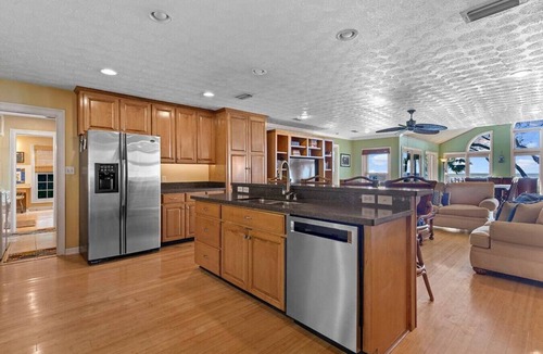 Magnolia Bluffs House | Paradise On The Bay - 4 bed 3 bath, Hot Tub, Large Pool!