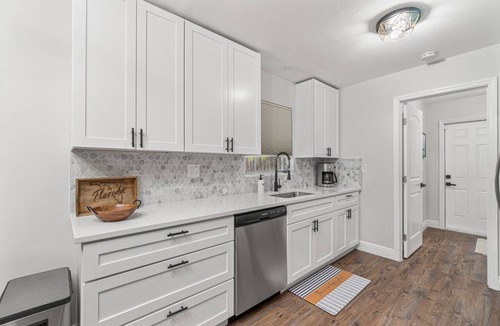 Lake Worth House | Paradise Palms