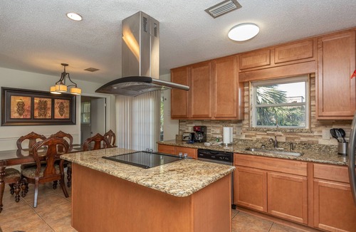 Toilla Segunda House | Paradise Shores 5/4 bedroom 3/2 bth sleeps up to 19! Private pool