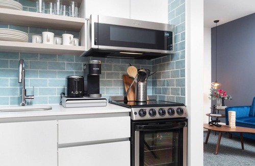 Bayshore Bed & Breakfast | Park Ave | Touchless King 1bd By Ocean