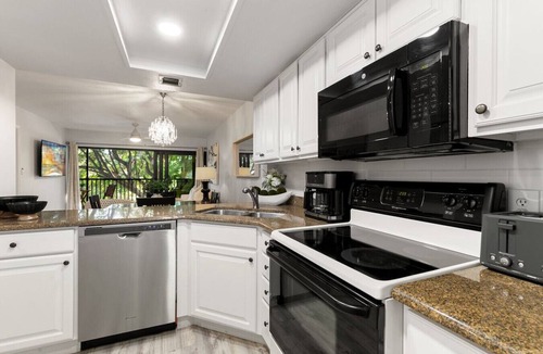 Park Shore Condo | Park Shore Resort 2nd Floor BLDGJ*Waterviews*