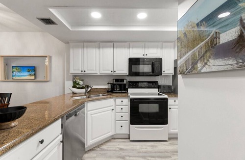 Park Shore Condo | Park Shore Resort 2nd Floor BLDGJ*Waterviews*