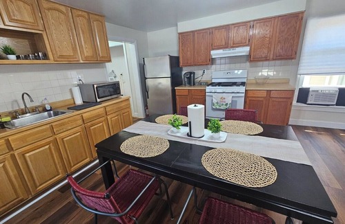Harrison Apartment | Parking + Apartment 5–10 Min Walk to PATH for NYC