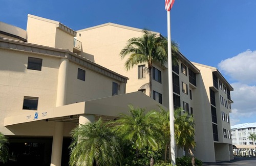 South Island Condo | Partial Ocean View 2BR 2BATH Sleeps 4.