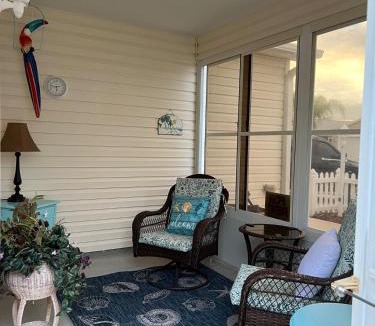 Lynnhaven Villa | Patio villa w golf cart and active hosts