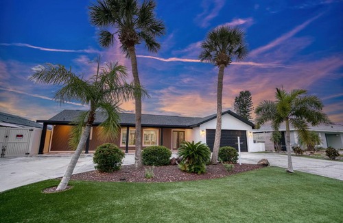 Bal Harbour House | Patriot Bay