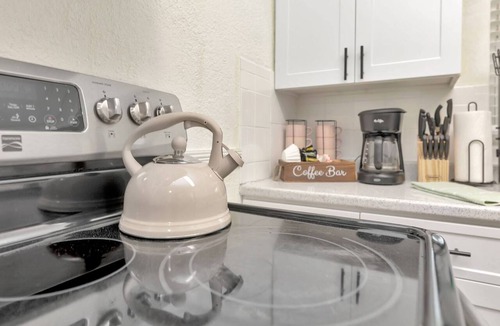 Pinellas Park House | Paws & Play | Pet-Friendly Pool Home Near Beaches