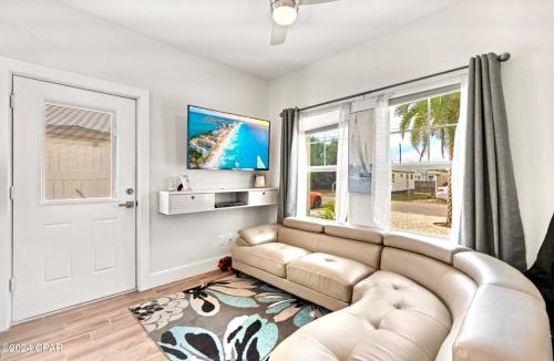 Laguna Beach House | PCB Beach Paradise, Steps to SAND, Sleeps 8