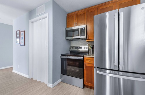 Pineland House | Peaceful 2-bedroom house close to historic Tarpon Lodge and marina