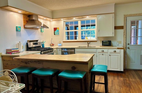 Camilla House | Peaceful Farmhouse on 25-acres in Hopeful, GA with 1Gb Fiber Internet