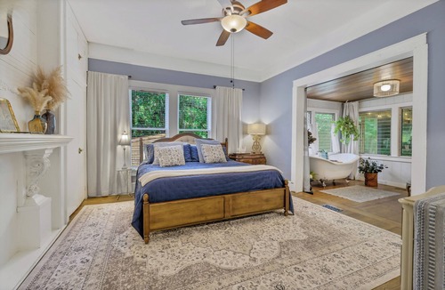 Elkton House | Peaceful historic 5-bedroom Farmhouse on 1.5 ac. near St. Augustine and beach