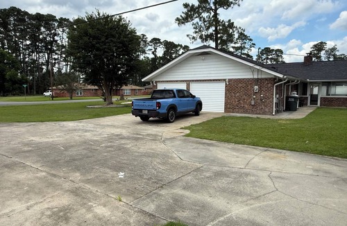 Savannah House | Peaceful Home spacious 4 Bedrooms in Savannah STR 026567