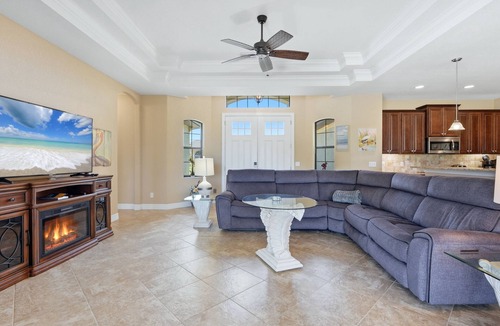 Long Meadow House | Peaceful Palms: 3 bedroom, 2 bath, heated pool, spacious lanai, golf course view