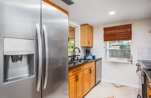 Laurel House | Peaceful Paradise Home | 1 Mile to Nokomis Beach | Dog Friendly | Quiet Neighborhood