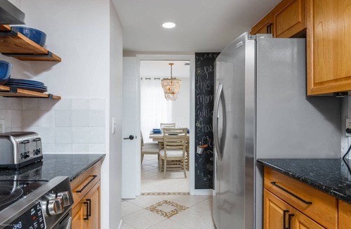 Laurel House | Peaceful Paradise Home | 1 Mile to Nokomis Beach | Dog Friendly | Quiet Neighborhood