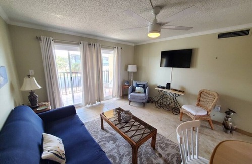 Crescent Beach Condo | Pelican Inlet A206: Retreat: Beach Access, Pool & Tennis