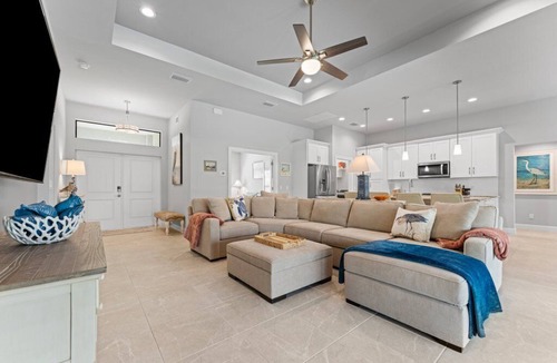Trafalgar House | Pelican Paradise~SW Cape 3BR Pool Home by Sun Splash Waterpark