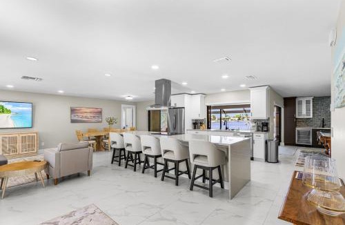Eight Lakes House | Pelican Point Waterfront