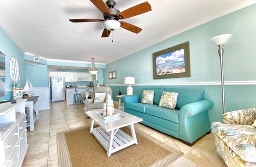 Gulf Lagoon Beach Condo | Pelican Walk 504- Free Beach Chairs Gulf Front!