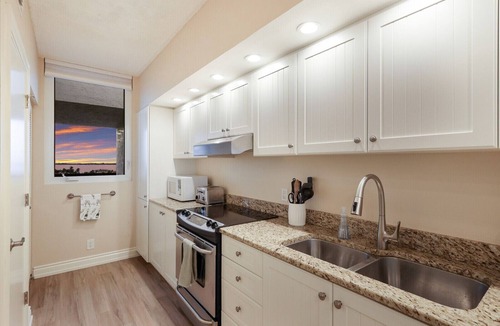 Longboat Key Condo | PENTHOUSE DOUBLE BALCONY FULL GULF & BAY VIEWS FROM EVERY ROOM Beachplace 5-602