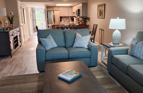 Sanibel Condo | Penthouse Ocean View Lanai Steps to Beach Top Floor Privacy Sanibel 2BR