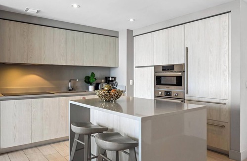 Hollywood South Central Beach Condo | Penthouse Ocean View Stay and Free Parking