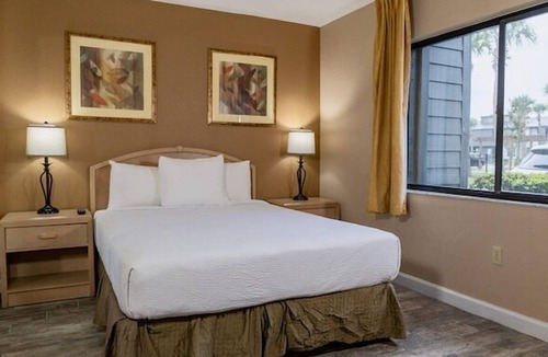 Kissimmee Hotel | Perfect Choice For Your Family Vacation! Fully Kitchen, Pool, Free Parking