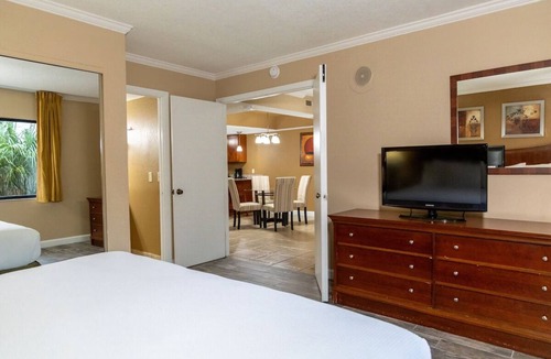 Kissimmee Hotel | Perfect Choice For Your Family Vacation! Fully Kitchen, Pool, Free Parking