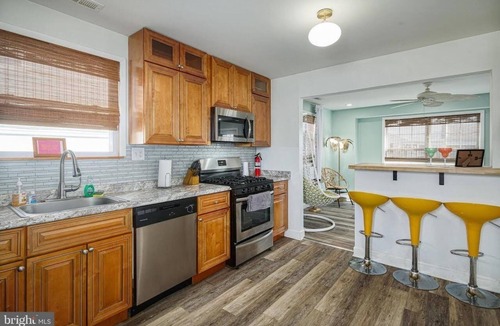 Atlantic City House | Perfect for a Getaway - Quaint Neighborhood Local to Boardwalk - Sleeps 6-10.