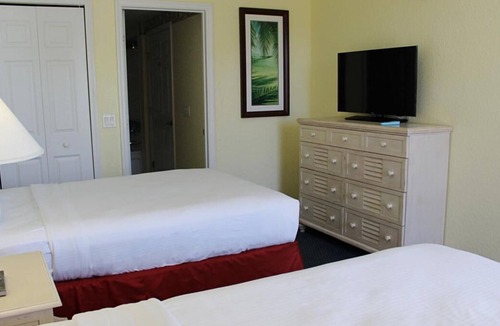 Bostroms Resort | Perfect Getaway! BBQ and Picnic Facilities, Surfing, Pool, Near Parks