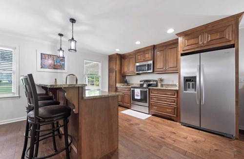 Milledgeville House | Perfect Landing, Sleeps 14, Outdoor Lake Heaven!