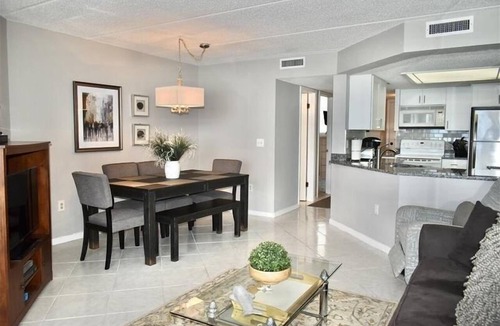 Ponce Inlet Apartment | Perfect Location in Ponce Inlet for this 2/2 oceanfront Condo 504 South Point