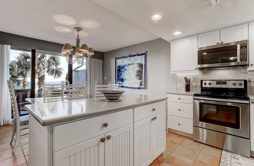 Fernandina Beach Condo | Pet Friendly 2 Bedroom Villa w/Pool - Captain's Court