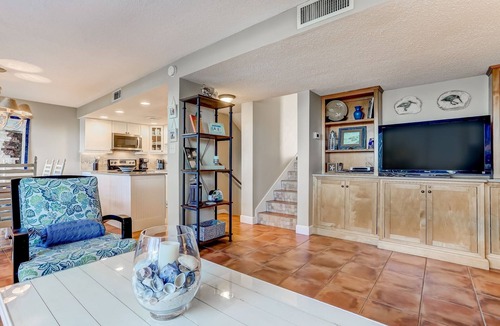 Fernandina Beach Condo | Pet Friendly 2 Bedroom Villa w/Pool - Captain's Court