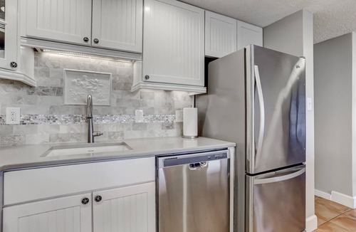Fernandina Beach Condo | Pet Friendly 2 Bedroom Villa w/Pool - Captain's Court
