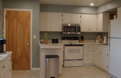 Birch Run Township House | Pet friendly! 3 bedroom, 1.5 bath, close to Frankenmuth and Birch Run