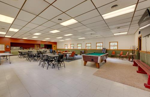 Hillsgrove House | Pet-Friendly Deluxe Cabin F w/Grill in Hillsgrove